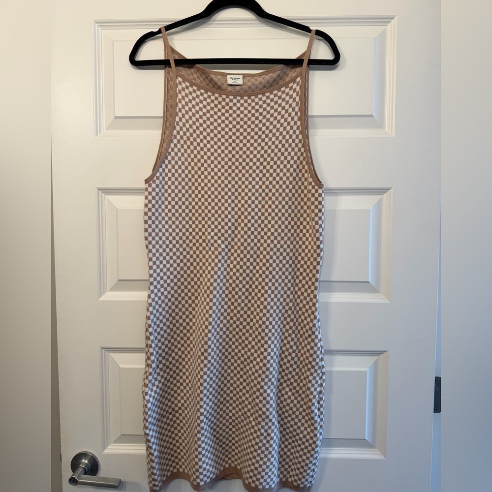 Abercrombie & Fitch Tan and White Checkered Knit Mini Dress
